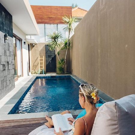 Taj Maza Sunset Villas ギリ・トラワンガン エクステリア 写真