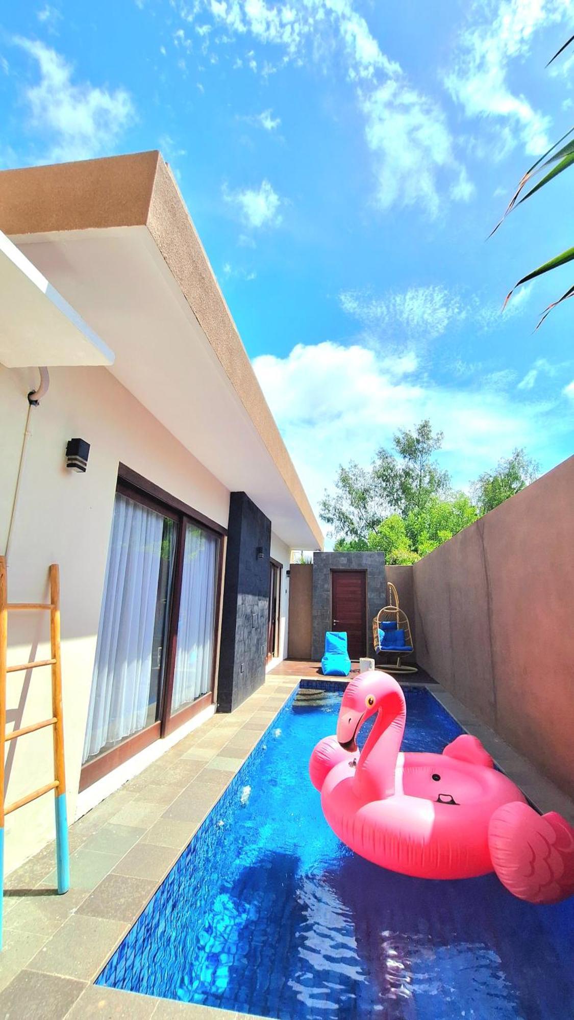 Taj Maza Sunset Villas ギリ・トラワンガン エクステリア 写真